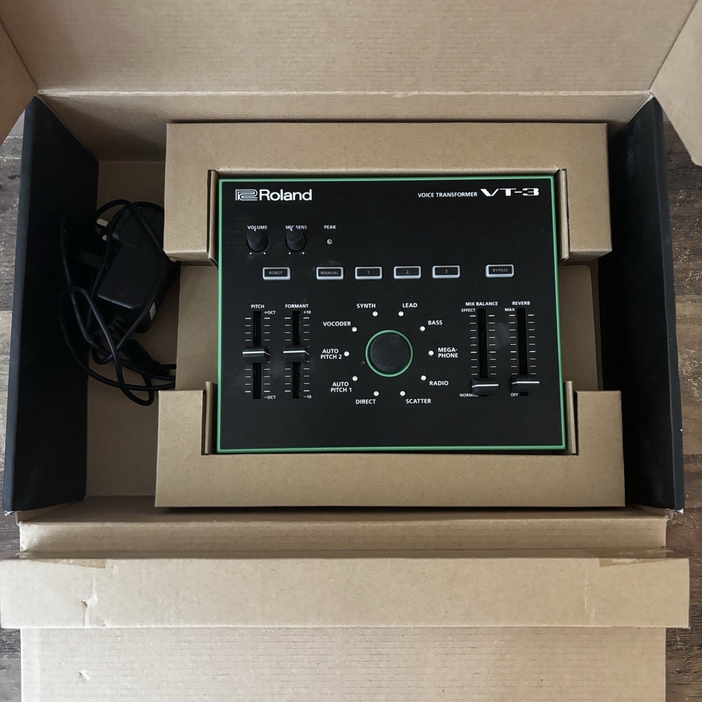 Roland VT-3 Voice Transformer with Lo-Fi Effects